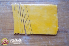 3 mm-es csíkokra vágjuk